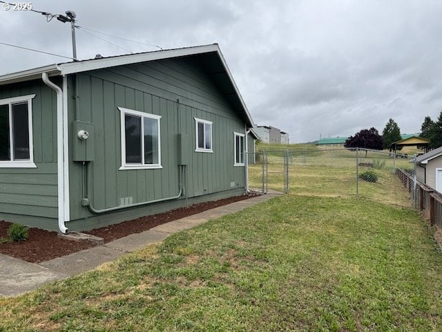 847 NE Jackson Ave, Myrtle Creek, OR 97457 - view of property exterior with board and batten siding