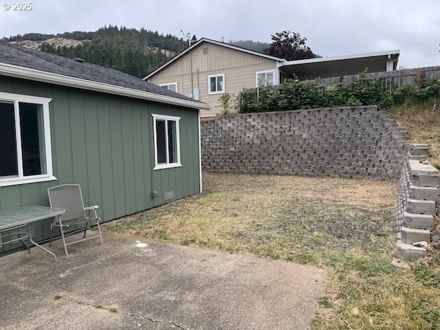 847 NE Jackson Ave, Myrtle Creek, OR 97457 - view of yard featuring a patio area
