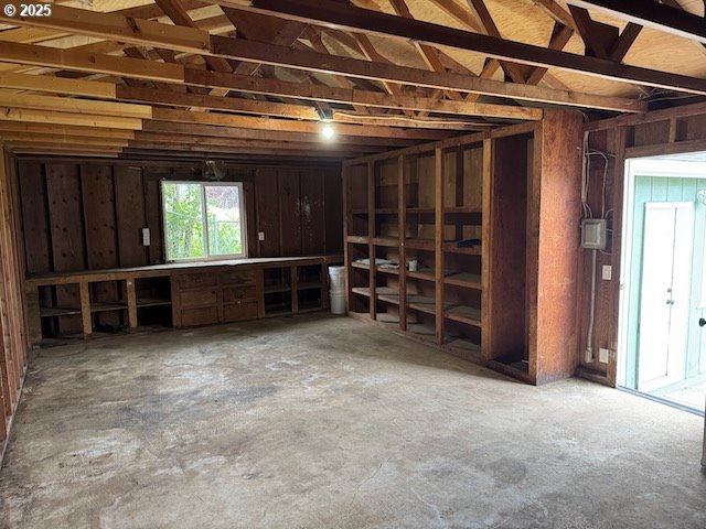 847 NE Jackson Ave, Myrtle Creek, OR 97457 - miscellaneous room featuring vaulted ceiling