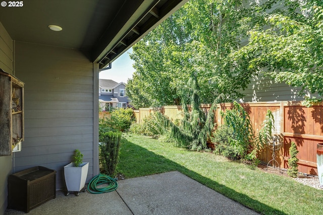 1059 S Walnut St, Canby, OR 97013 - view of yard featuring a patio area