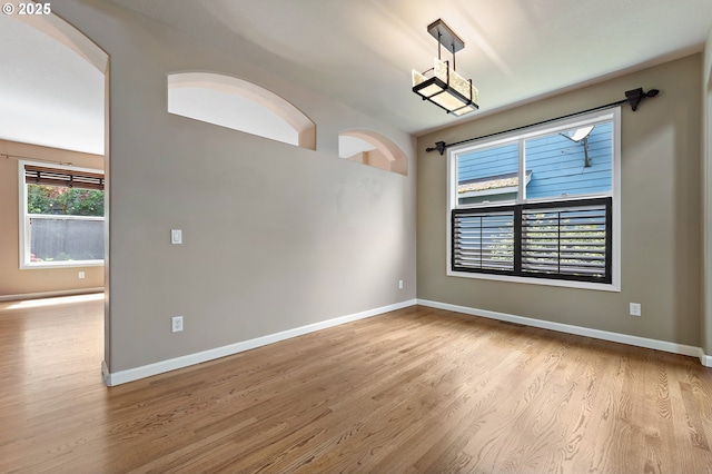 3140 Sabo Ln, West Linn, OR 97068 - unfurnished room featuring wood finished floors and baseboards