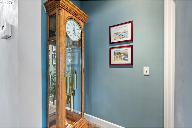 380 Mountaingate Dr, Springfield, OR 97478 - entryway featuring baseboards and wood finished floors