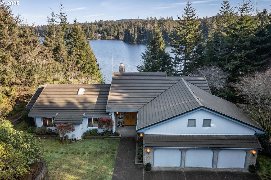 bird's eye view featuring a water view