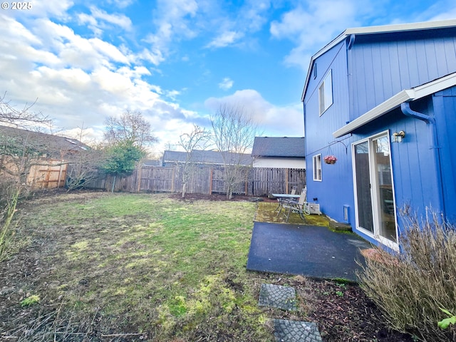 view of yard with a patio area