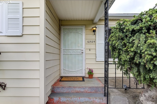 10525 SE Mitchell St, Portland, OR 97266 - view of entrance to property