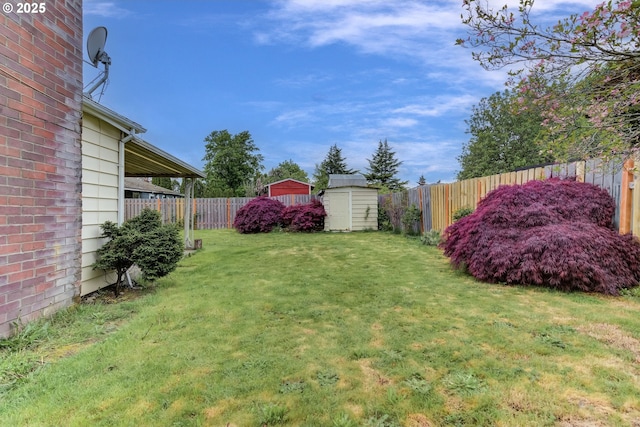 10525 SE Mitchell St, Portland, OR 97266 - view of yard