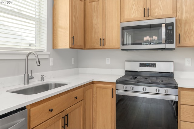 3237 Wildflower Dr, Springfield, OR 97478 - kitchen featuring stainless steel appliances and light countertops