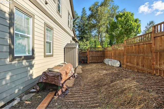 16949 SW Appledale Rd, Beaverton, OR 97007 - fenced backyard with a storage shed