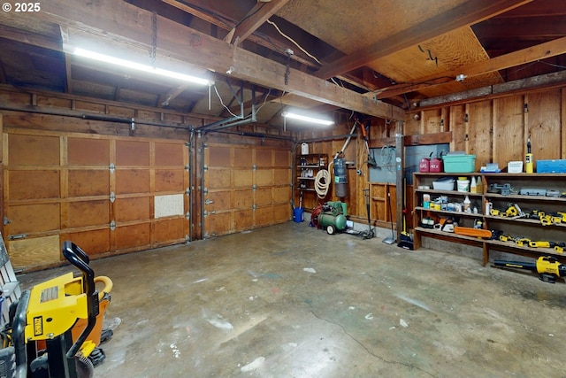 1082 Dondea St, Springfield, OR 97478 - view of garage