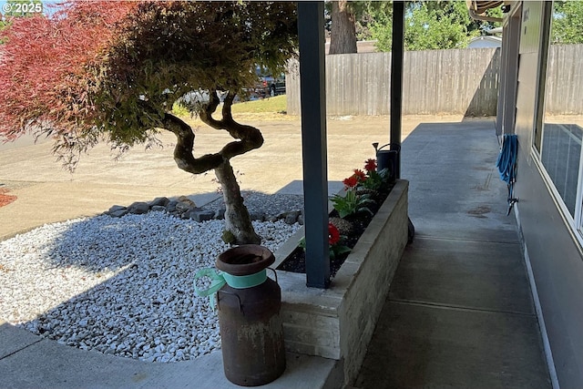 1082 Dondea St, Springfield, OR 97478 - view of yard