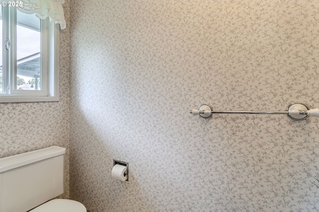 157 NE 11th Dr, Hillsboro, OR 97124 - bathroom featuring toilet