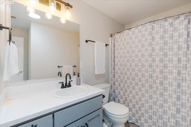 1133 7th St, Lafayette, OR 97127 - full bath featuring vanity and curtained shower