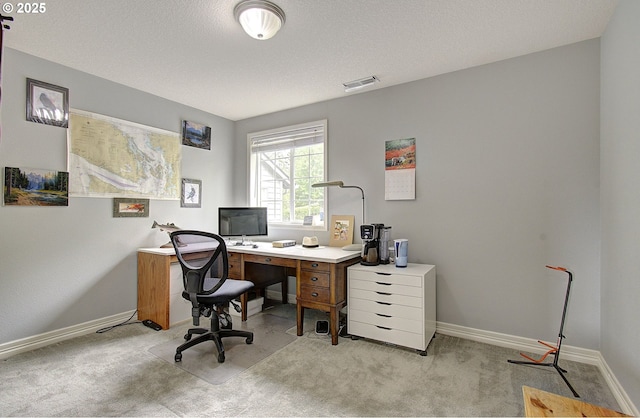 688 53rd St, Washougal, WA 98671 - home office with light colored carpet and baseboards