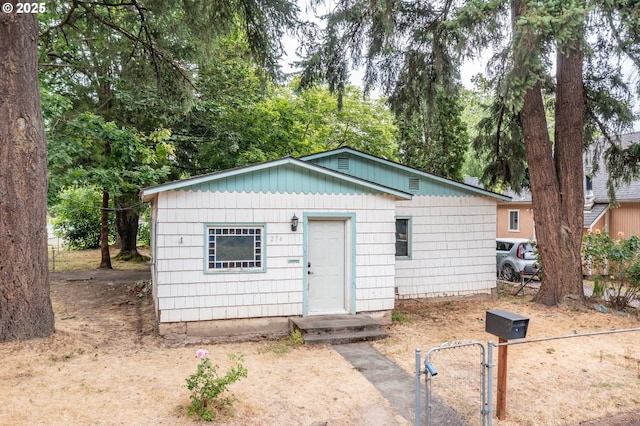 274 Senate St NW, Salem, OR 97304 - view of front of house featuring a gate