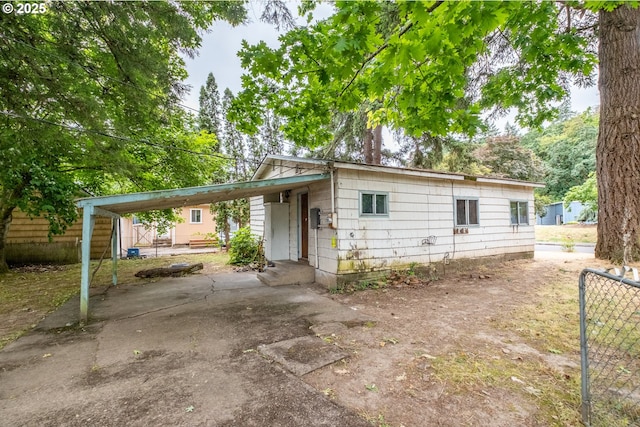 274 Senate St NW, Salem, OR 97304 - view of front of property featuring concrete driveway