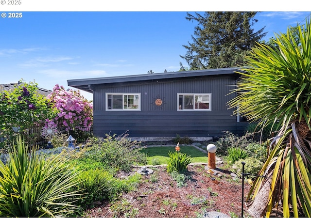 404 Chinook Ave, Astoria, OR 97103 - view of property exterior