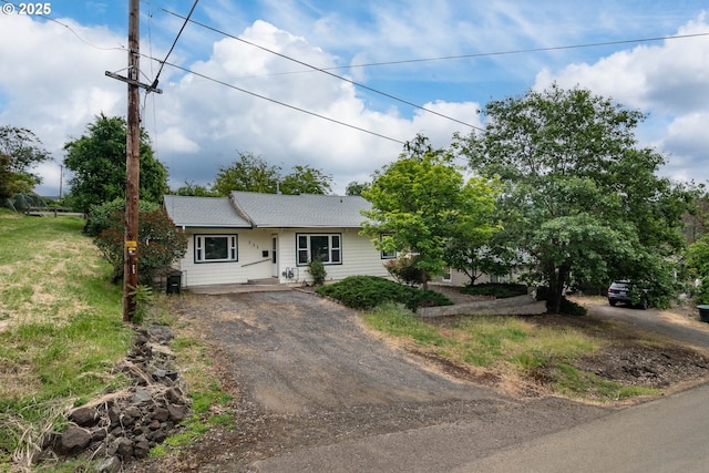 731 NE Casper St, Roseburg, OR 97470 - view of front of house featuring dirt driveway