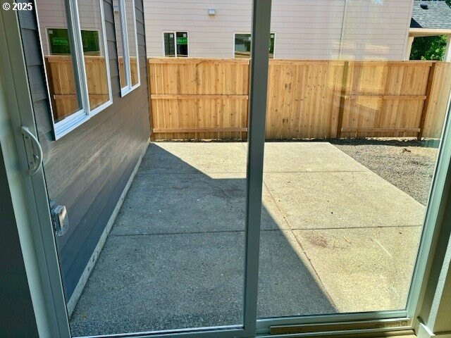1747 N Millican Creek St, Lafayette, OR 97127 - view of patio