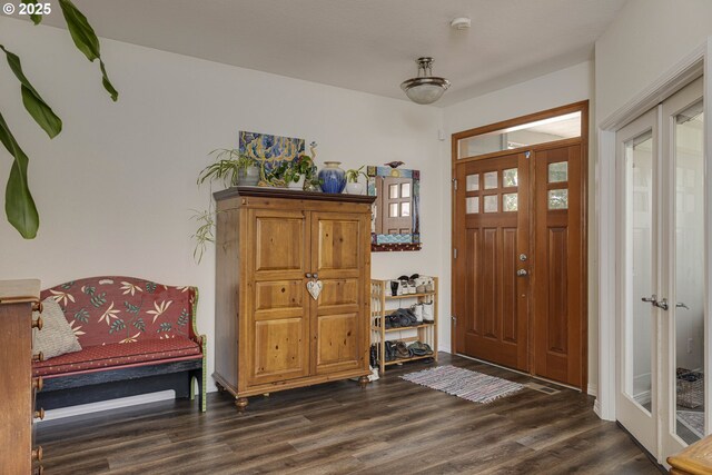 7125 SW Fallen Leaf St, Wilsonville, OR 97070 - entrance foyer featuring dark wood-style flooring