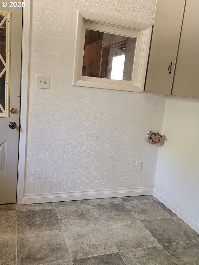 544 Lou Gray Dr, Myrtle Creek, OR 97457 - detailed view of baseboards