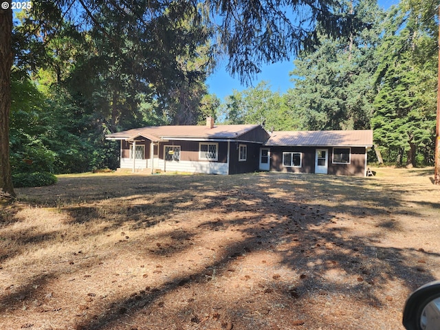 544 Lou Gray Dr, Myrtle Creek, OR 97457 - view of front of house featuring a chimney