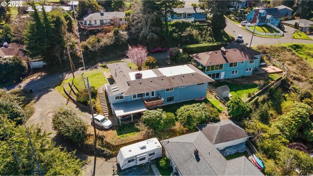 546 W Fir Ave, Coos Bay, OR 97420 - birds eye view of property featuring a residential view