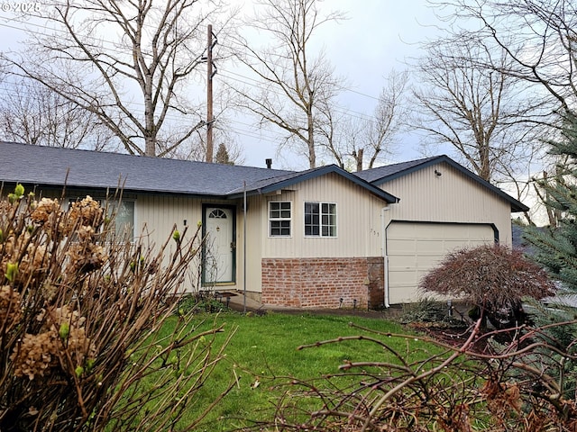 single story home featuring brick siding, an attached garage, and a front lawn