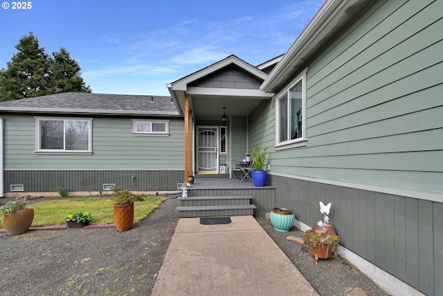 property entrance with crawl space