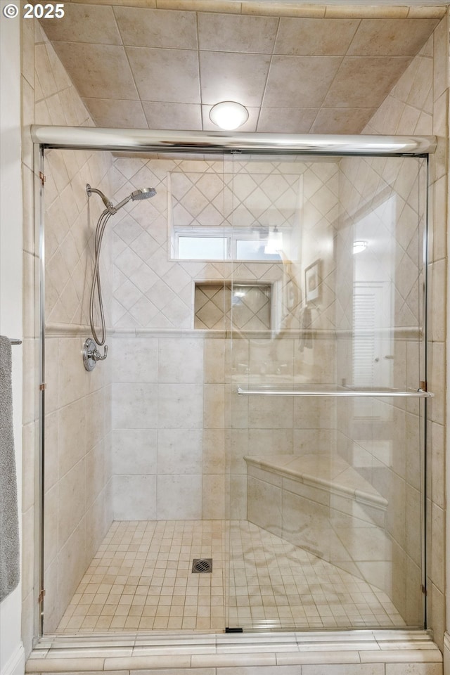 2550 Dellwood Dr, Lake Oswego, OR 97034 - bathroom featuring a stall shower