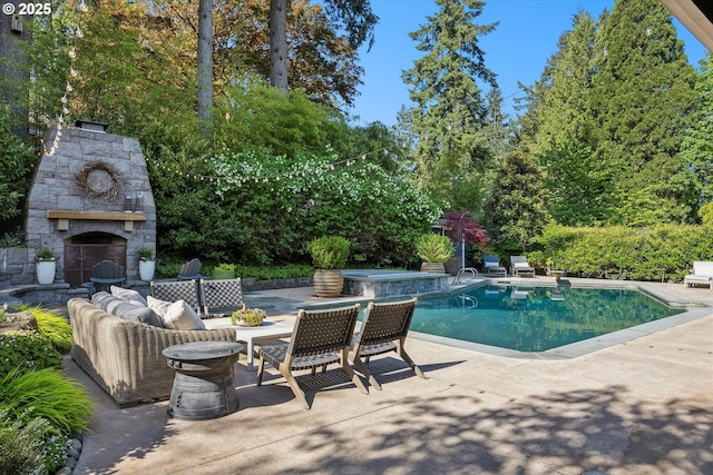 2550 Dellwood Dr, Lake Oswego, OR 97034 - outdoor pool with a patio, an outdoor hot tub, and an outdoor living space with a fireplace