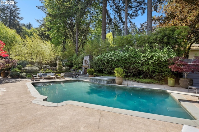 2550 Dellwood Dr, Lake Oswego, OR 97034 - outdoor pool featuring a patio area and outdoor lounge area