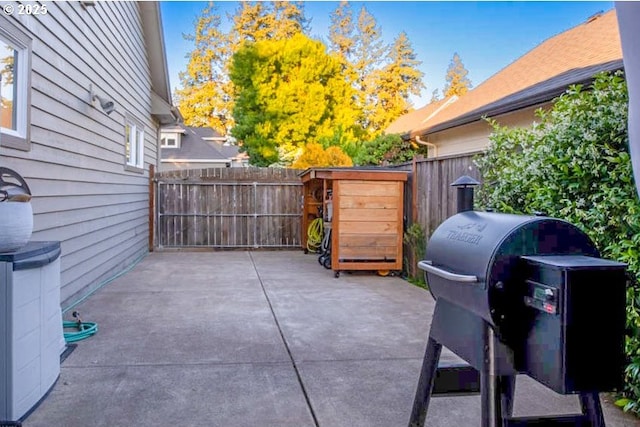 195 Daniel Dr, Eugene, OR 97404 - view of patio featuring area for grilling