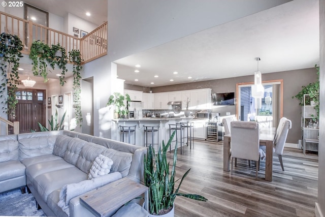195 Daniel Dr, Eugene, OR 97404 - living area with wood finished floors, recessed lighting, and a high ceiling