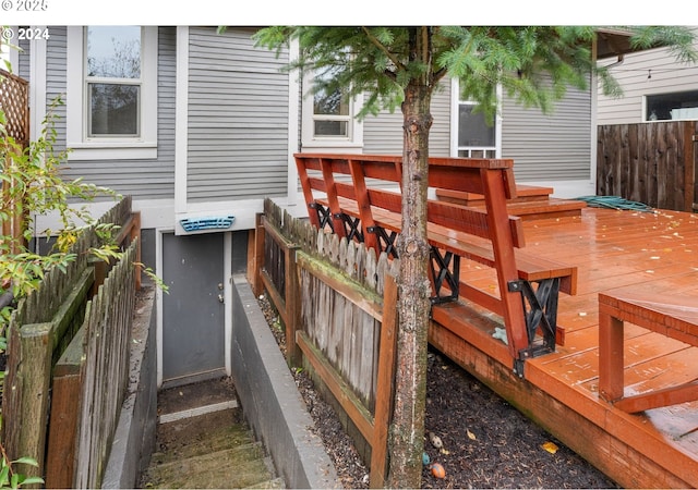 7906 SE Woodstock Blvd, Portland, OR 97206 - view of wooden terrace