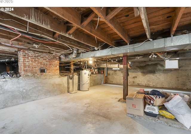 7906 SE Woodstock Blvd, Portland, OR 97206 - unfinished below grade area featuring water heater