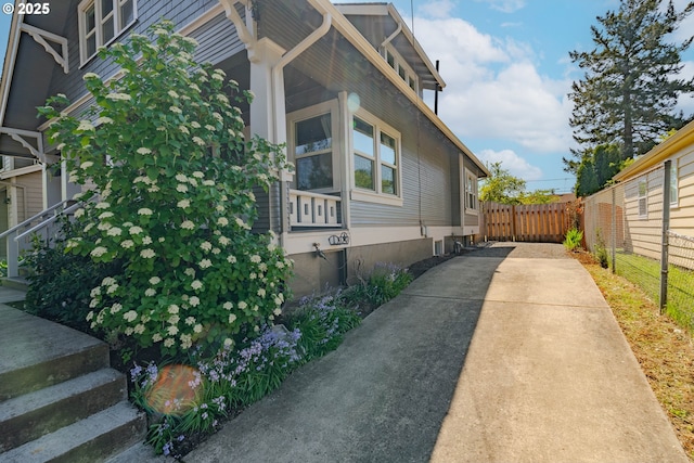 7906 SE Woodstock Blvd, Portland, OR 97206 - view of side of home
