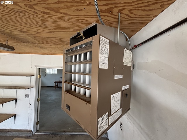 2312 N Pine St, La Grande, OR 97850 - utility room featuring a heating unit