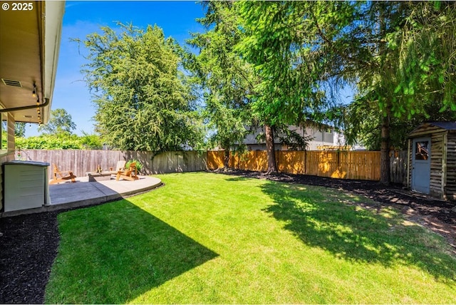 5570 SW Franklin Ave, Beaverton, OR 97005 - view of yard with a patio