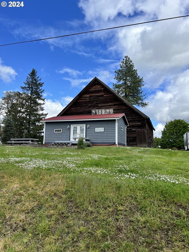 view of front of property featuring french doors
