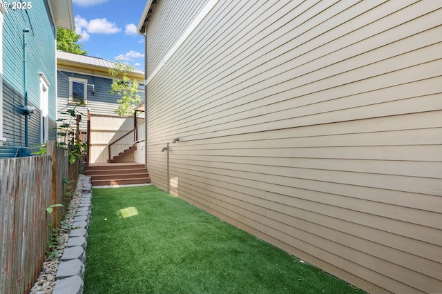 511 NE Skidmore St, Portland, OR 97211 - view of side of home