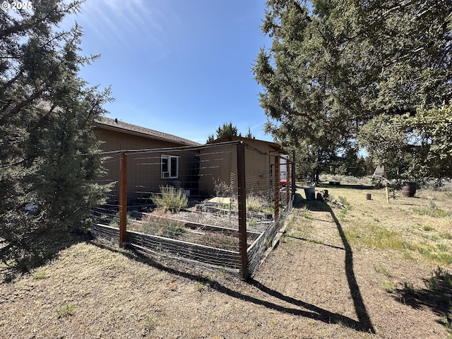 9949 Geneva View Rd, Terrebonne, OR 97760 - view of yard featuring a garden