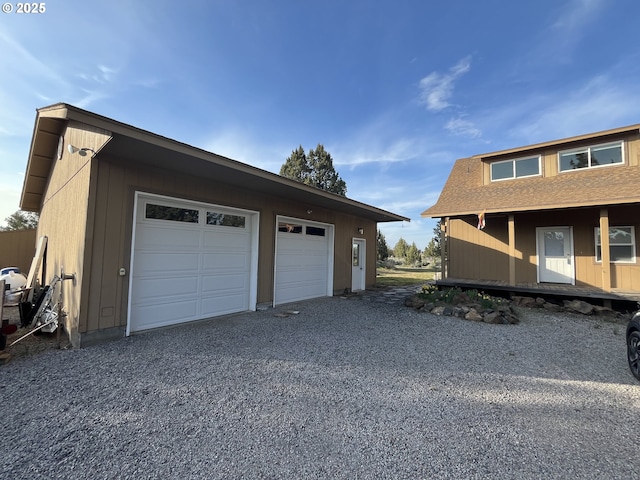 9949 Geneva View Rd, Terrebonne, OR 97760 - garage with gravel driveway