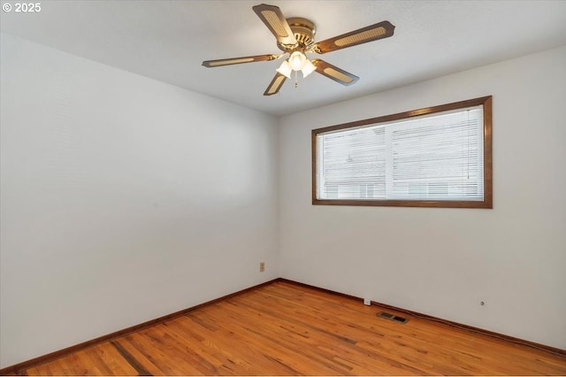 861 Dietz Ave NE, Keizer, OR 97303 - empty room featuring light wood-style flooring and a ceiling fan