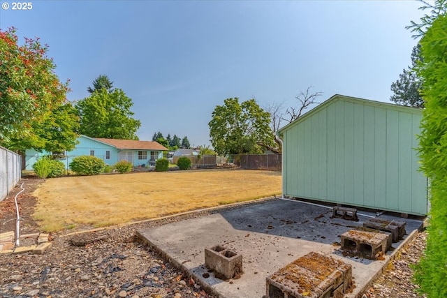 861 Dietz Ave NE, Keizer, OR 97303 - fenced backyard featuring a patio and a storage shed