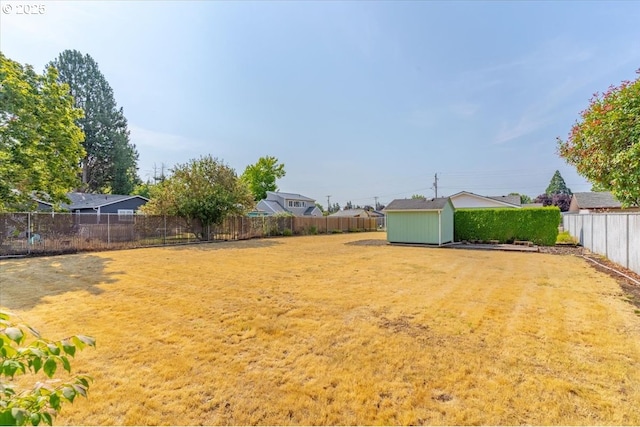 861 Dietz Ave NE, Keizer, OR 97303 - fenced backyard with a storage unit