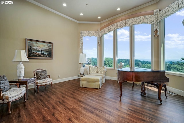 7947 Lavender Ln, Turner, OR 97392 - sitting room featuring wood finished floors, ornamental molding, baseboards, and recessed lighting