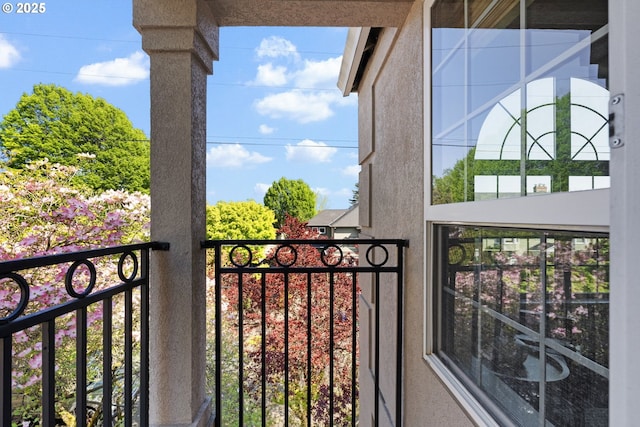 2452 NW Pettygrove St, Portland, OR 97210 - view of balcony