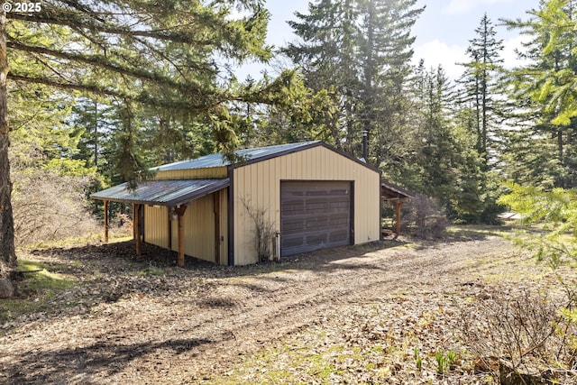 20 Silva Cutoff Rd, Lyle, WA 98635 - detached garage featuring driveway