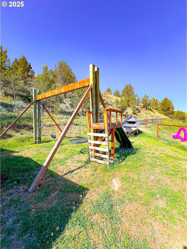 858 E Main St, John Day, OR 97845 - view of yard featuring a playground