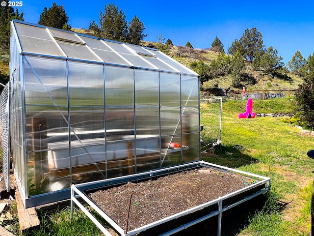858 E Main St, John Day, OR 97845 - exterior view of an exterior structure and a garden